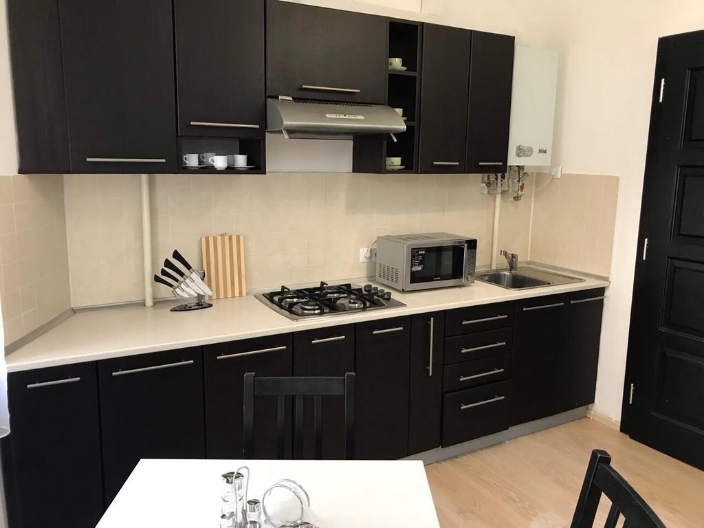 Gil Apartments, Квартира Студия В Самом Центре Пл Петефи Uzjhorod Eksteriør bilde