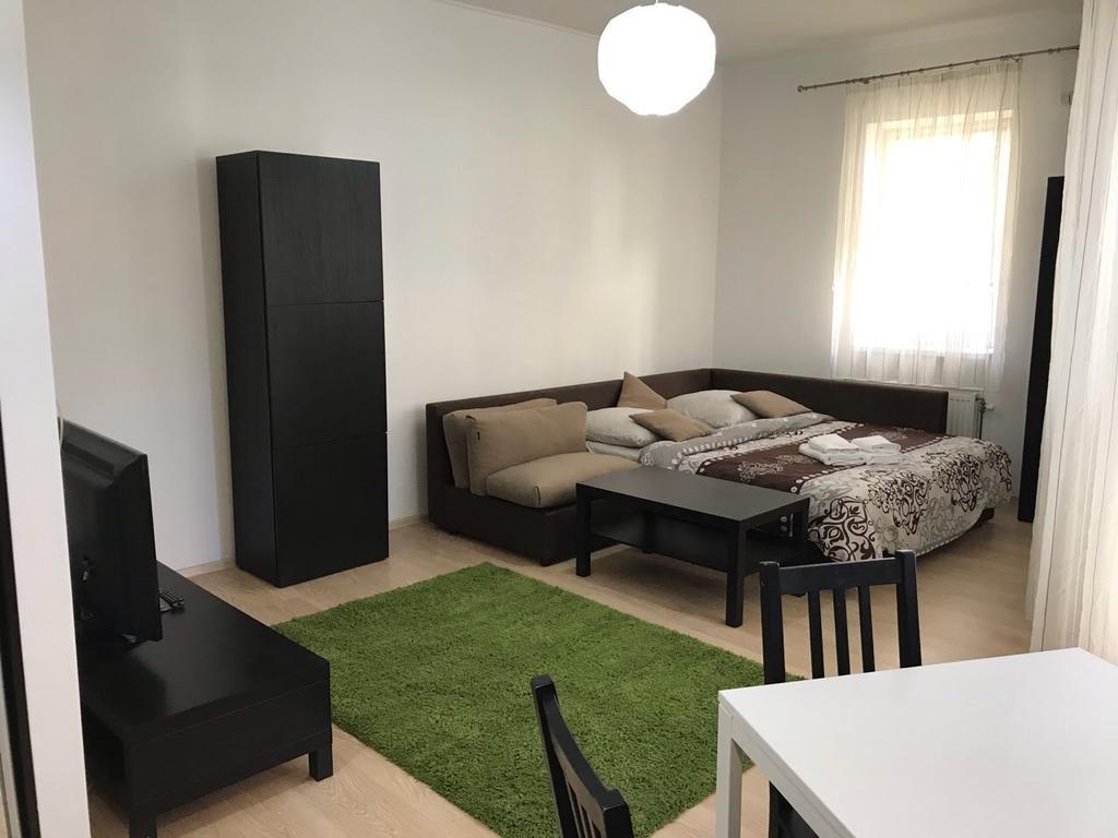 Gil Apartments, Квартира Студия В Самом Центре Пл Петефи Uzjhorod Eksteriør bilde