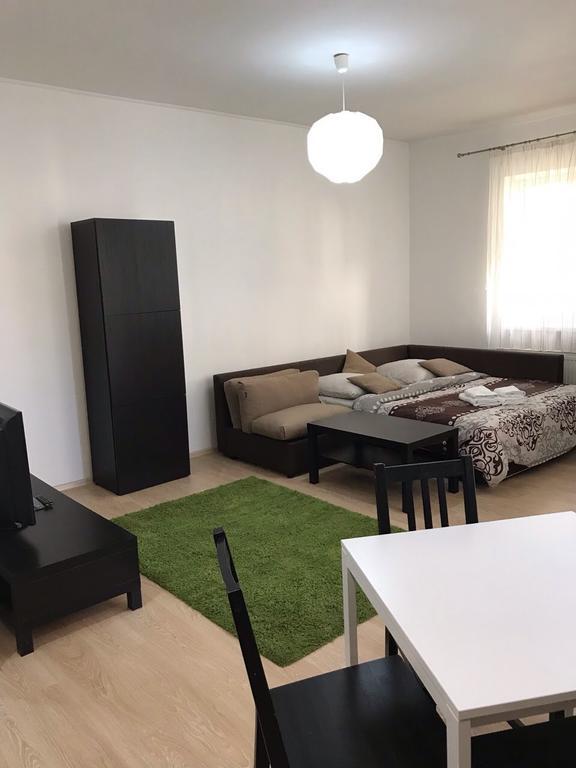 Gil Apartments, Квартира Студия В Самом Центре Пл Петефи Uzjhorod Eksteriør bilde